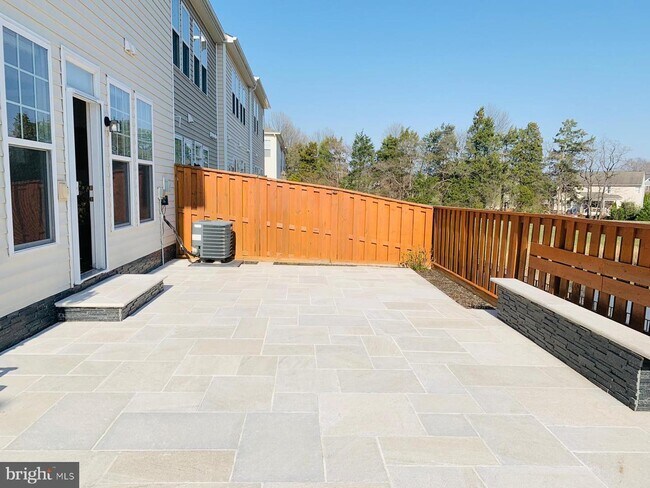 Building Photo - 43203 Stillwater Terrace