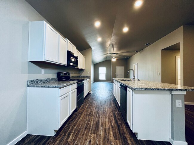 Building Photo - Home in North Lubbock