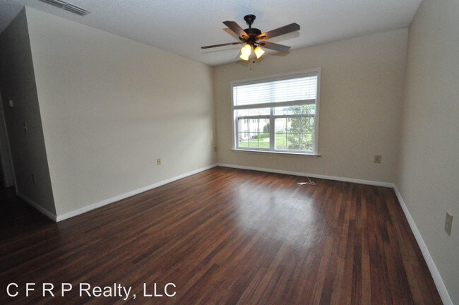 Building Photo - 2 br, 1.5 bath House - 2031 Dixie Belle Dr #P