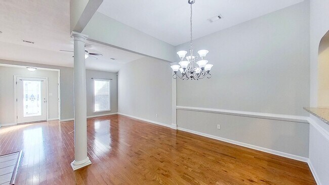 Foto del edificio - Beautiful Low Maintenance Executive Town Home Close to Gate 2 Fort Gordon