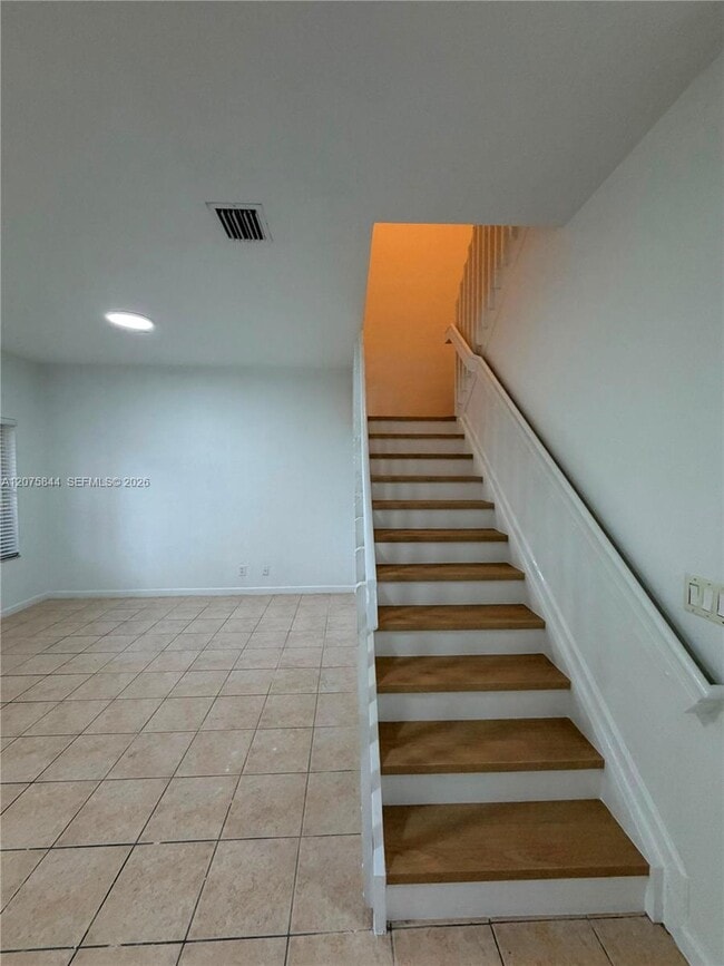 Building Photo - 102 S Santa Catalina Cir