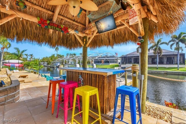 Foto del edificio - 4407 Pelican Blvd