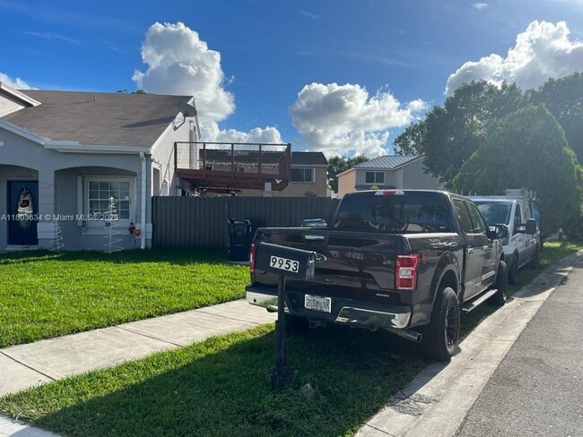 Foto del edificio - 9953 SW 154th Ct