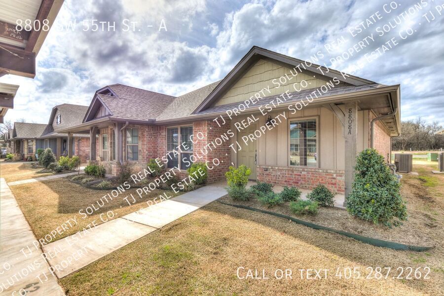 Primary Photo - Two bedroom cottage in OKC!