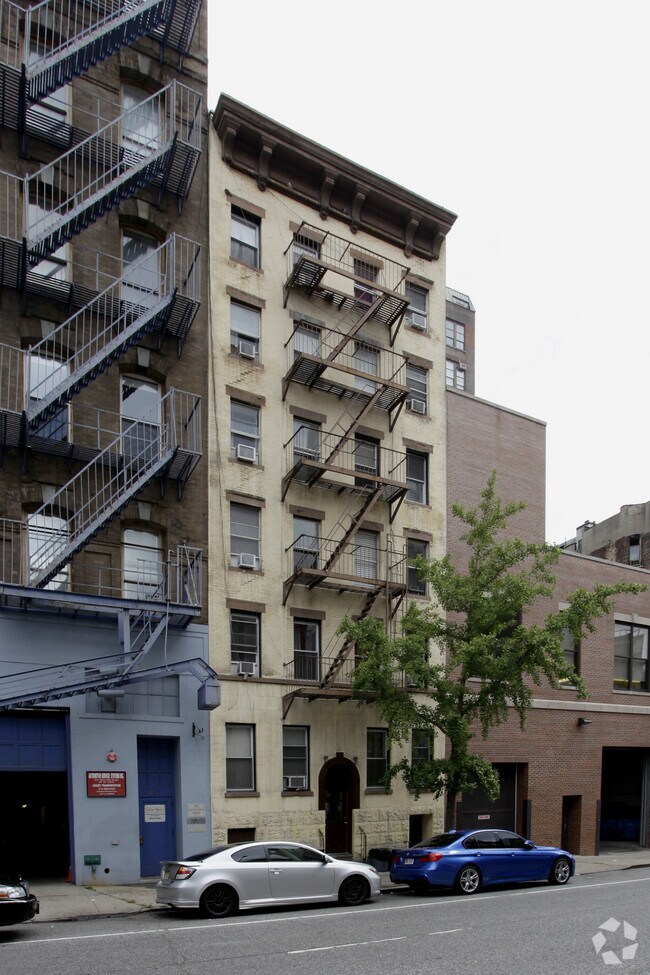 445 W 36th St, New York, NY 10018 Apartments New York, NY