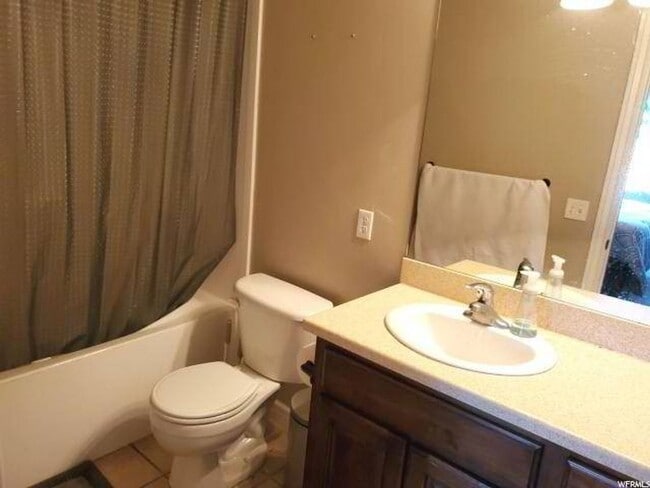 Foto del edificio - Beautiful 3 Bedroom Town Home PG!