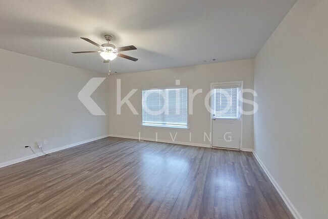 Foto del edificio - 3494 Bridgewood Dr