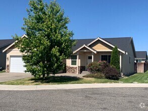Building Photo - 209 Maci Ct