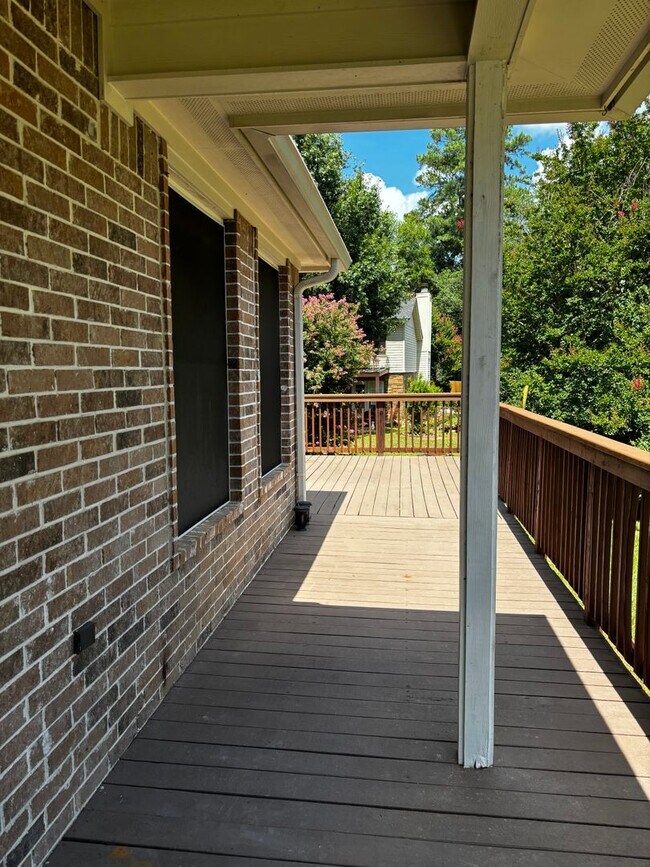 Foto del edificio - Beautiful 3 bedroom in Forest Hills