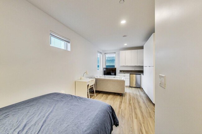 Building Photo - Arthaus Northgate: New Luxury Apartments!