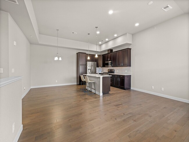 Building Photo - Move-In Ready, 3BR/2BA Townhome in Loveland with Modern Finishes