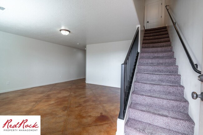 Foto del edificio - $300 Move in Special! 3 Bedroom Townhome with Internet Included!