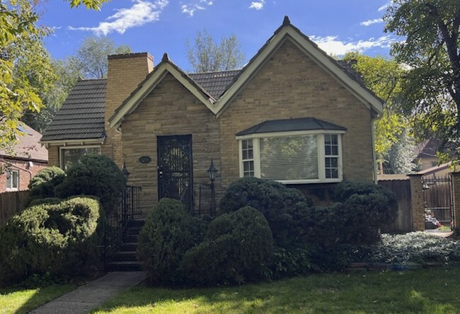 Foto del edificio - 4326 E 17th Avenue Pky