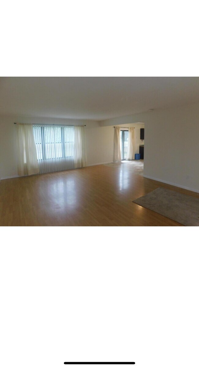 Building Photo - 4128 Bartle Dr