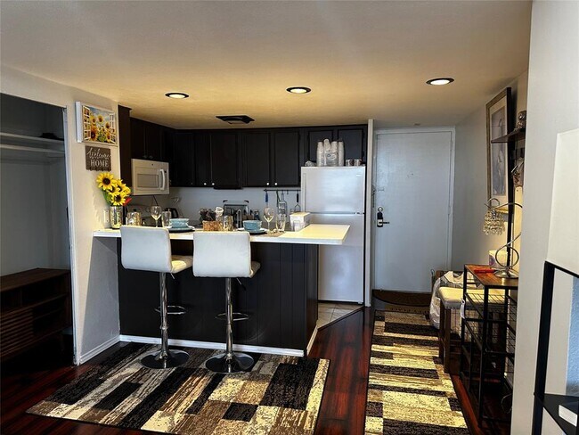 Foto del edificio - 7520 Hornwood Dr