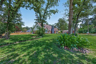 Building Photo - 105 Glenmora Ct