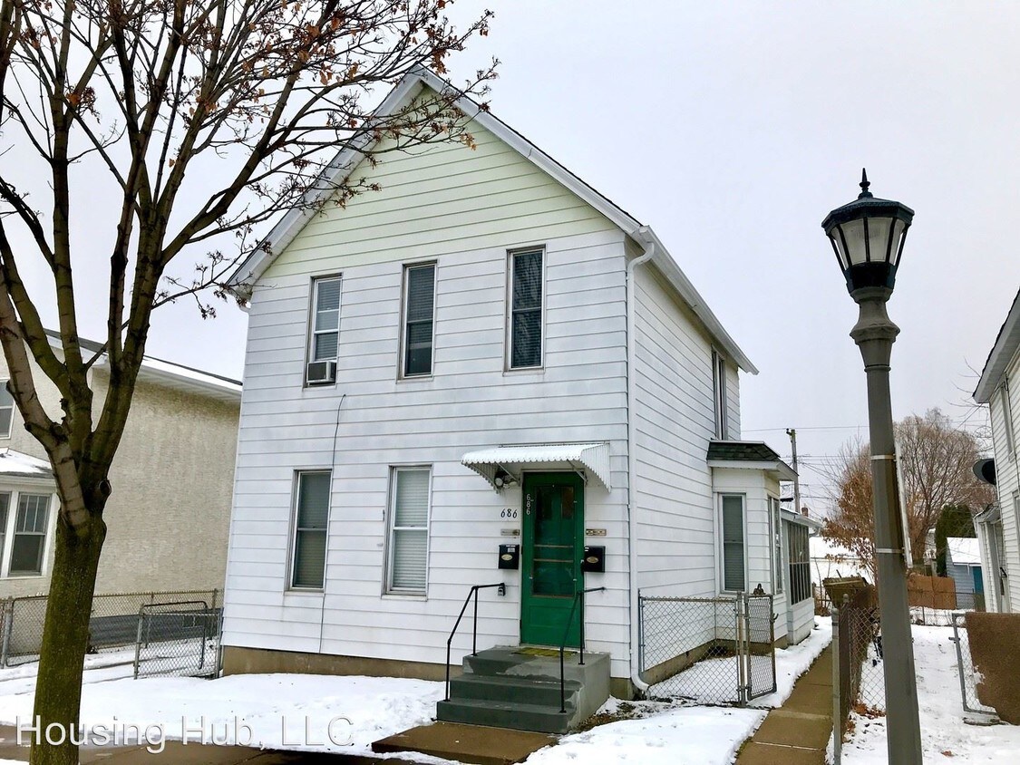 Primary Photo - 686 Juno Ave
