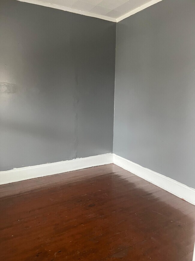 Foto del edificio - 2989 E 61st St