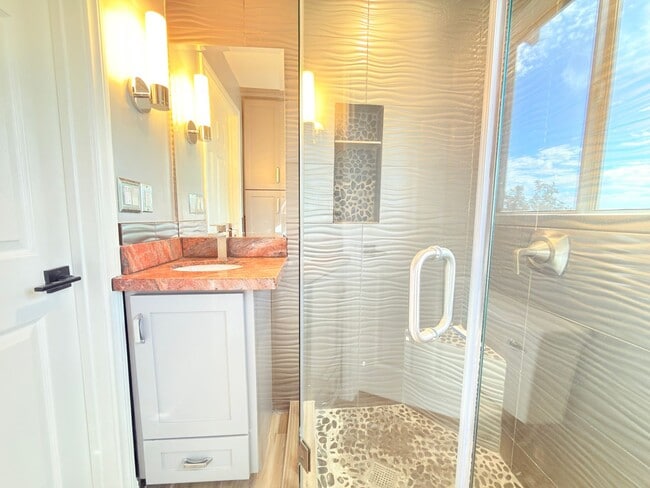 Building Photo - 341 Marie Ave