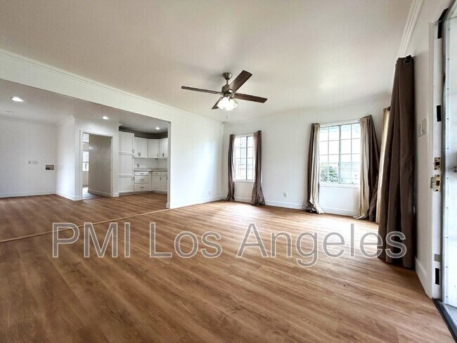 Building Photo - 1126 S Flower St