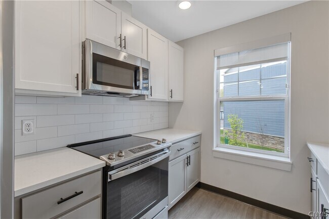 Building Photo - 15 Loso Dr