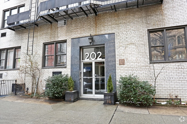 Building Photo - 202 W 82nd St