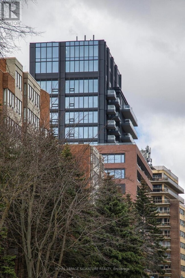 Building Photo - 2525 Bathurst St