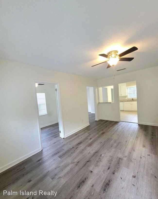 Building Photo - 3 br, 1 bath House - 239 Willow St
