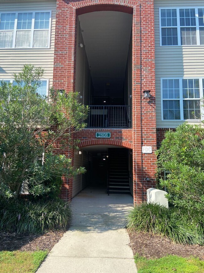 Foto del edificio - 2808 Bloomfield Ln