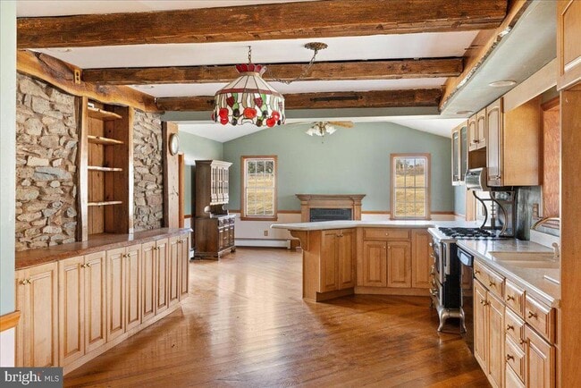 Building Photo - 569 Geigel Hill Rd