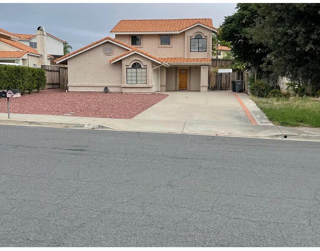Foto principal - 39657 Rustic Glen Dr