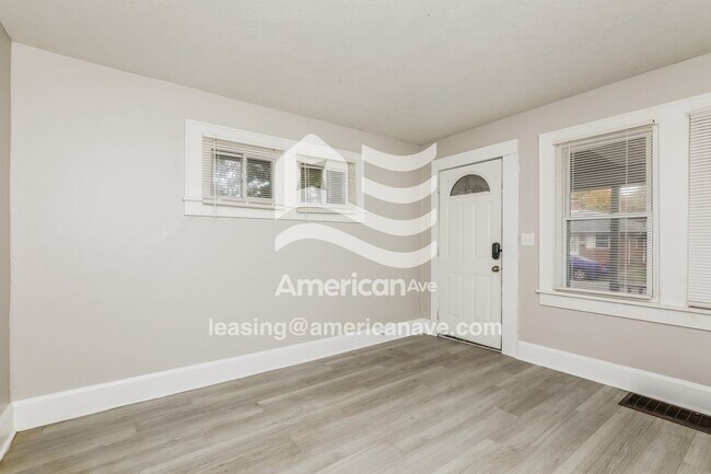 Foto del edificio - 2415 Central Ave