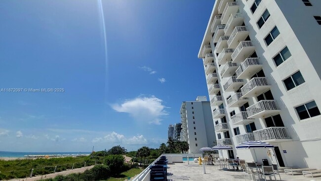 Building Photo - 401 Ocean Dr
