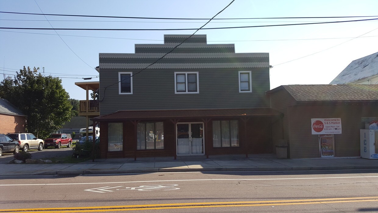 Primary Photo - 265 Maple St