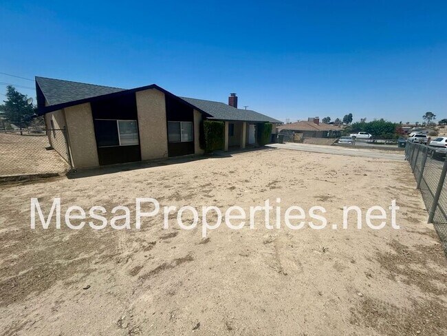 Foto del edificio - 15886 Placida Rd