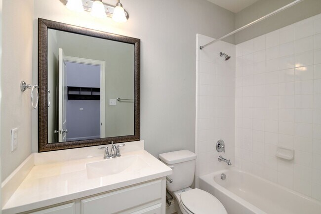 Foto del edificio - **I'm Gorgeous Inside & Out!!**