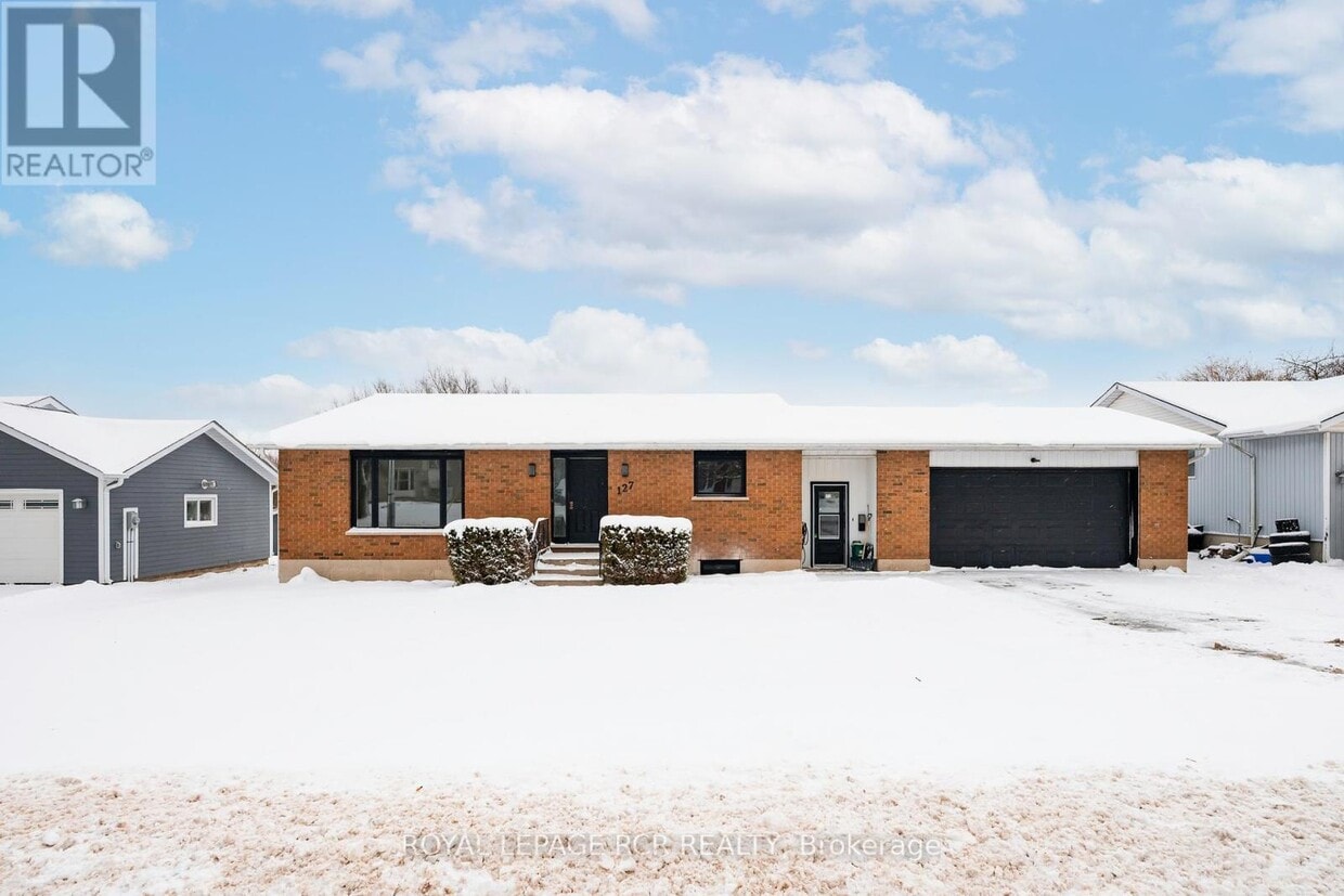 Primary Photo - 127 Franklyn St