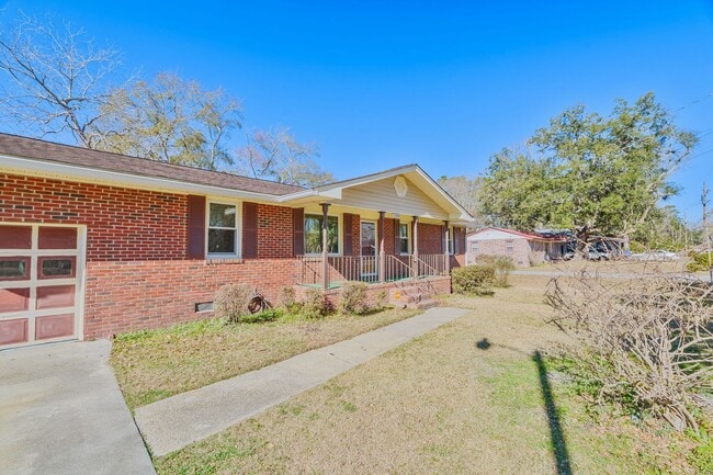 Foto del edificio - Charming West Ashley Home