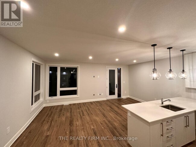 Building Photo - 175 Doan Dr