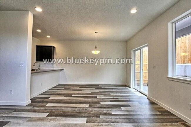 Foto del edificio - 3 Bed, 2.5 Bath Home in Ridgefield's McCormick Creek Subdivision