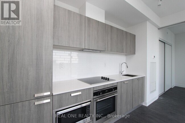 Photo du bâtiment - 50A-4350 Charles St E