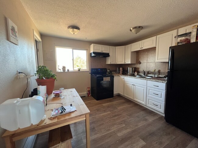 Building Photo - 7060 Alegre Cir