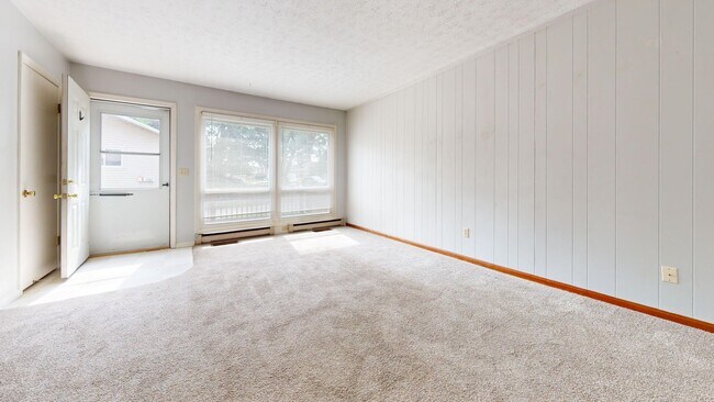 Foto del edificio - 644-646-646 Sequoia Ln