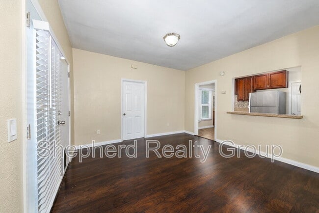 Building Photo - 4377 6th St