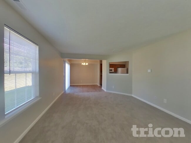 Foto del edificio - 10992 Cedar Pine Dr