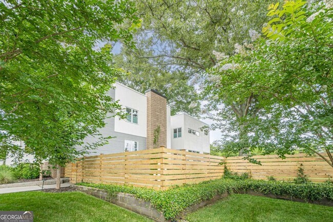 Building Photo - 2269 Briarwood Hills Dr NE