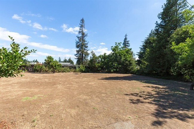 Building Photo - 718 Belden Dr