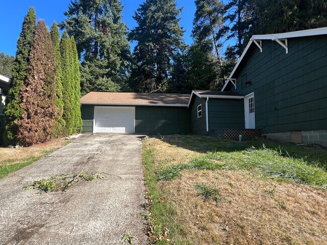 Foto del edificio - 3 bedroom, 1 bath Chehalis hillside home