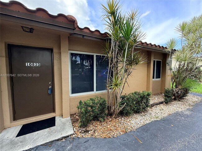 Building Photo - 10835 NW 45th St
