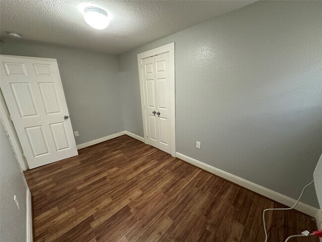 Foto del edificio - 4201 Chapman St